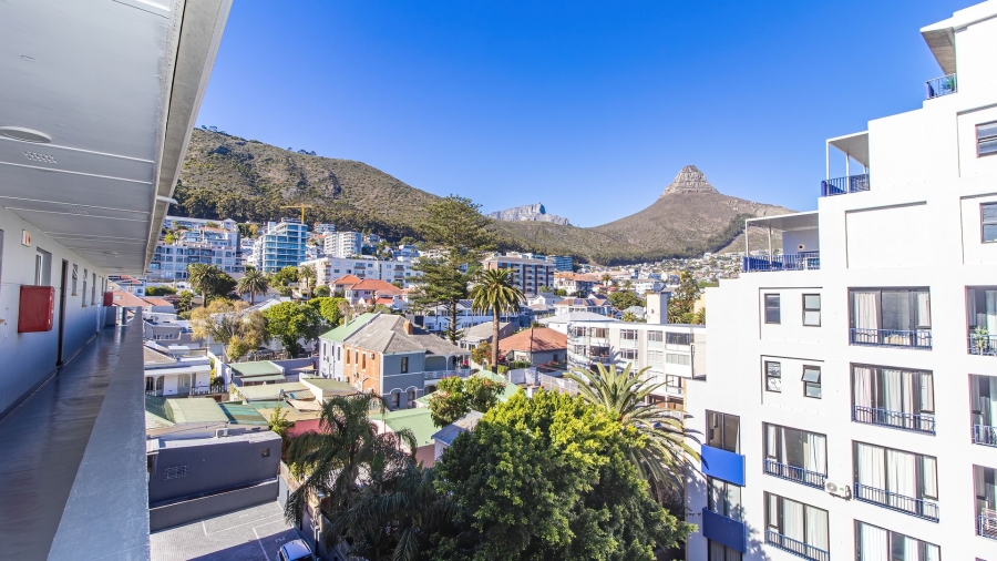 3 Bedroom Property for Sale in Sea Point Western Cape